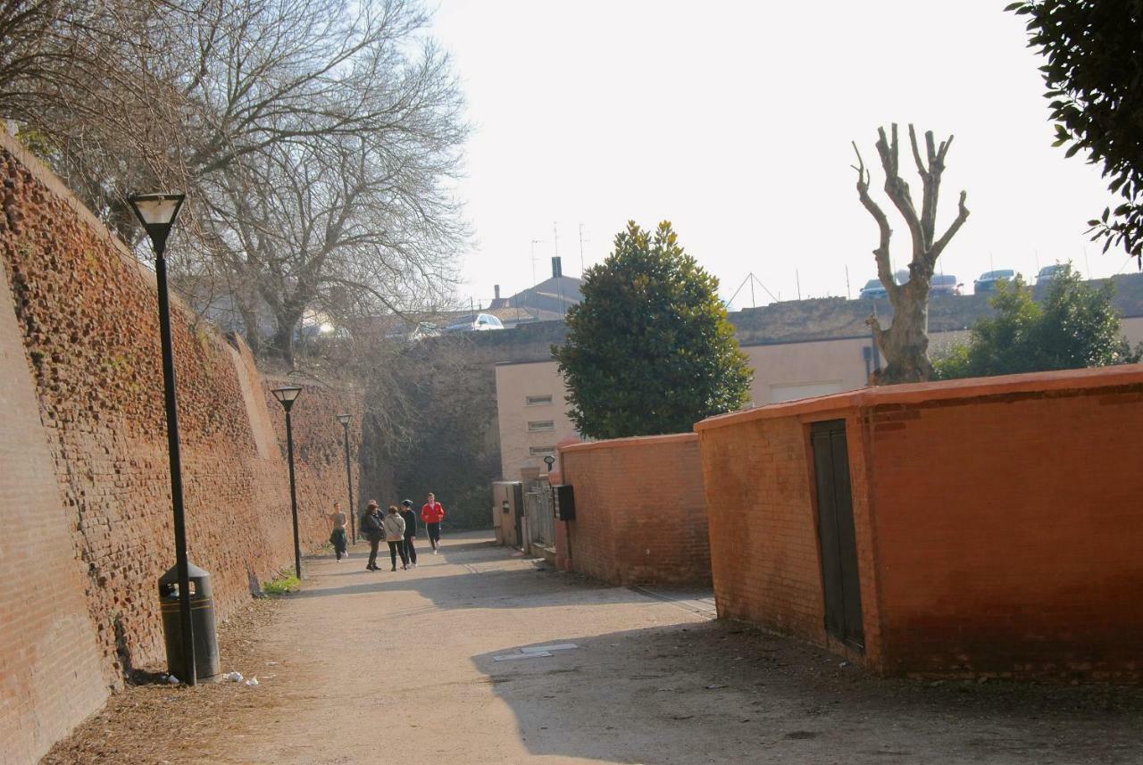 Charming Flat In Centro A Ferrara Con Posto Auto Villa Екстериор снимка