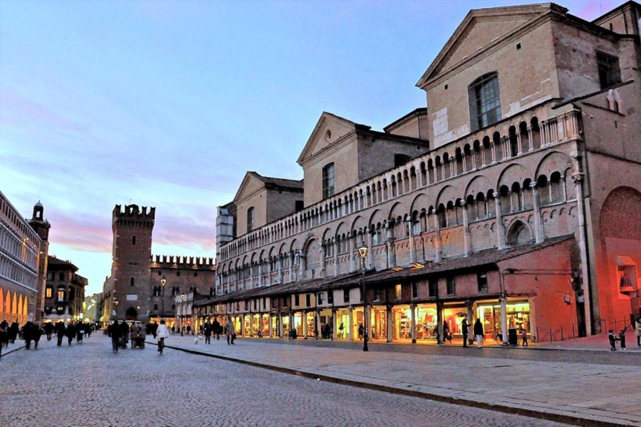 Charming Flat In Centro A Ferrara Con Posto Auto Villa Екстериор снимка