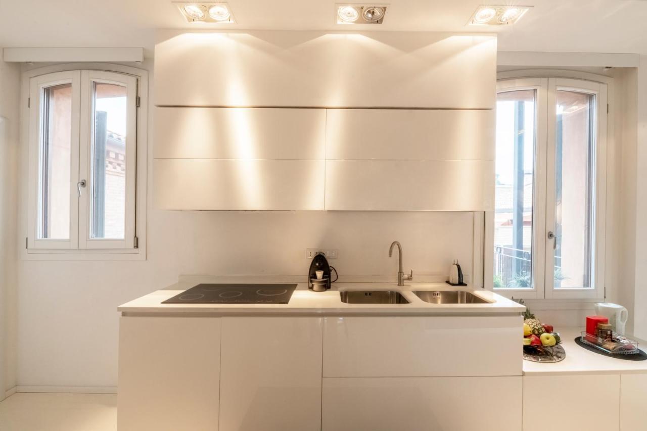 Charming Flat In Centro A Ferrara Con Posto Auto Villa Екстериор снимка