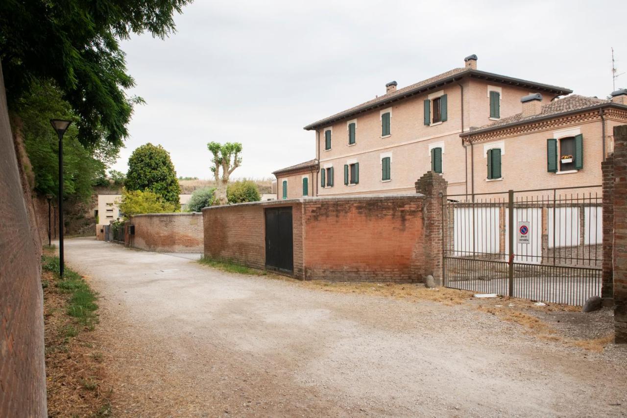 Charming Flat In Centro A Ferrara Con Posto Auto Villa Екстериор снимка