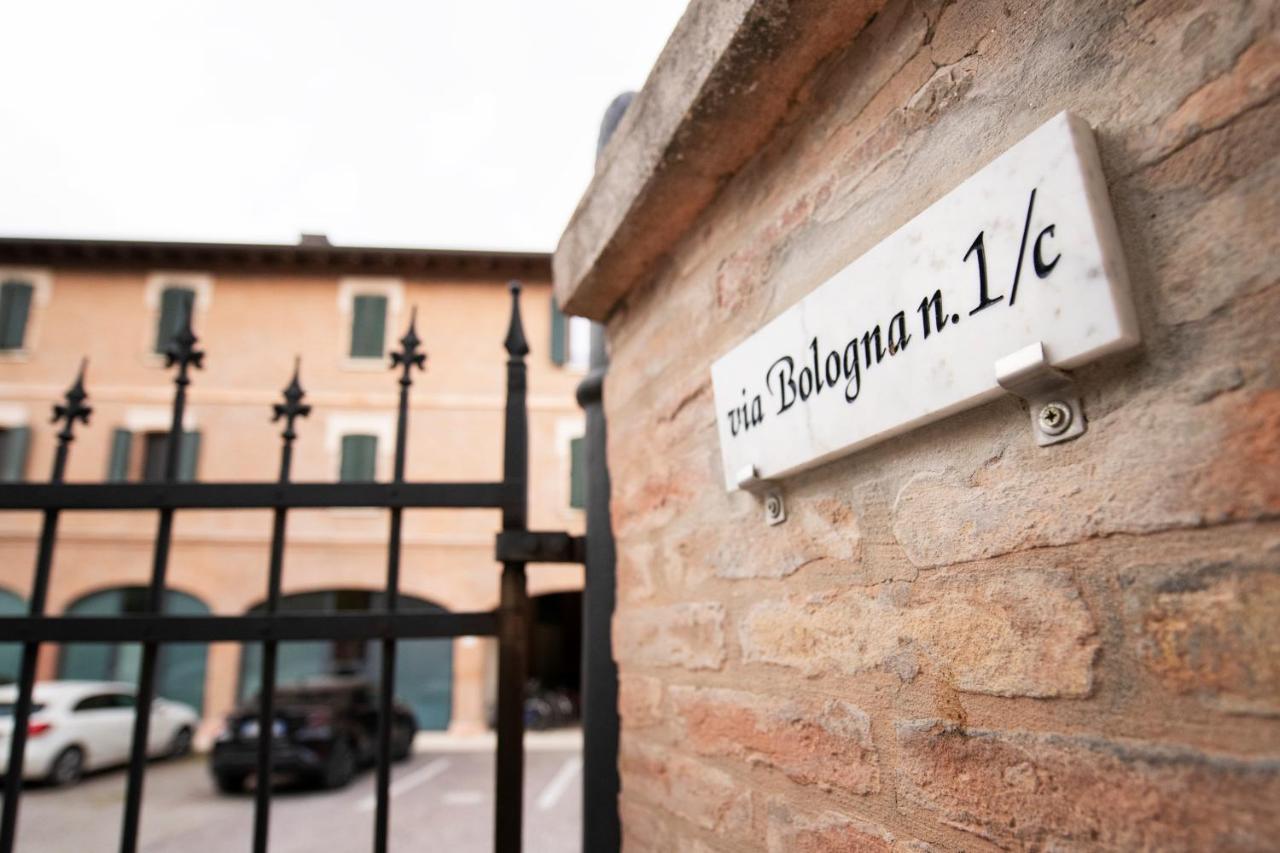 Charming Flat In Centro A Ferrara Con Posto Auto Villa Екстериор снимка